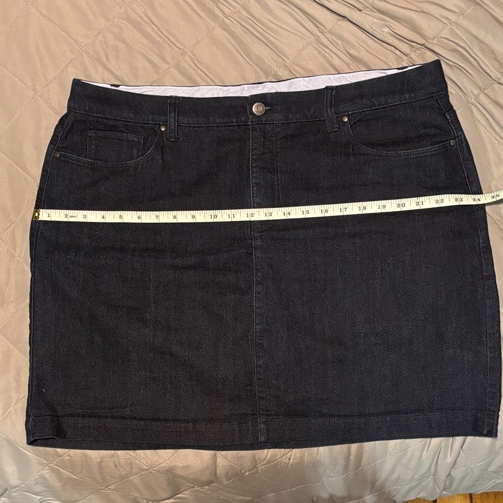 Croft & Barrow Dark Blue Mini Skort with invisible stretch waist and fabric